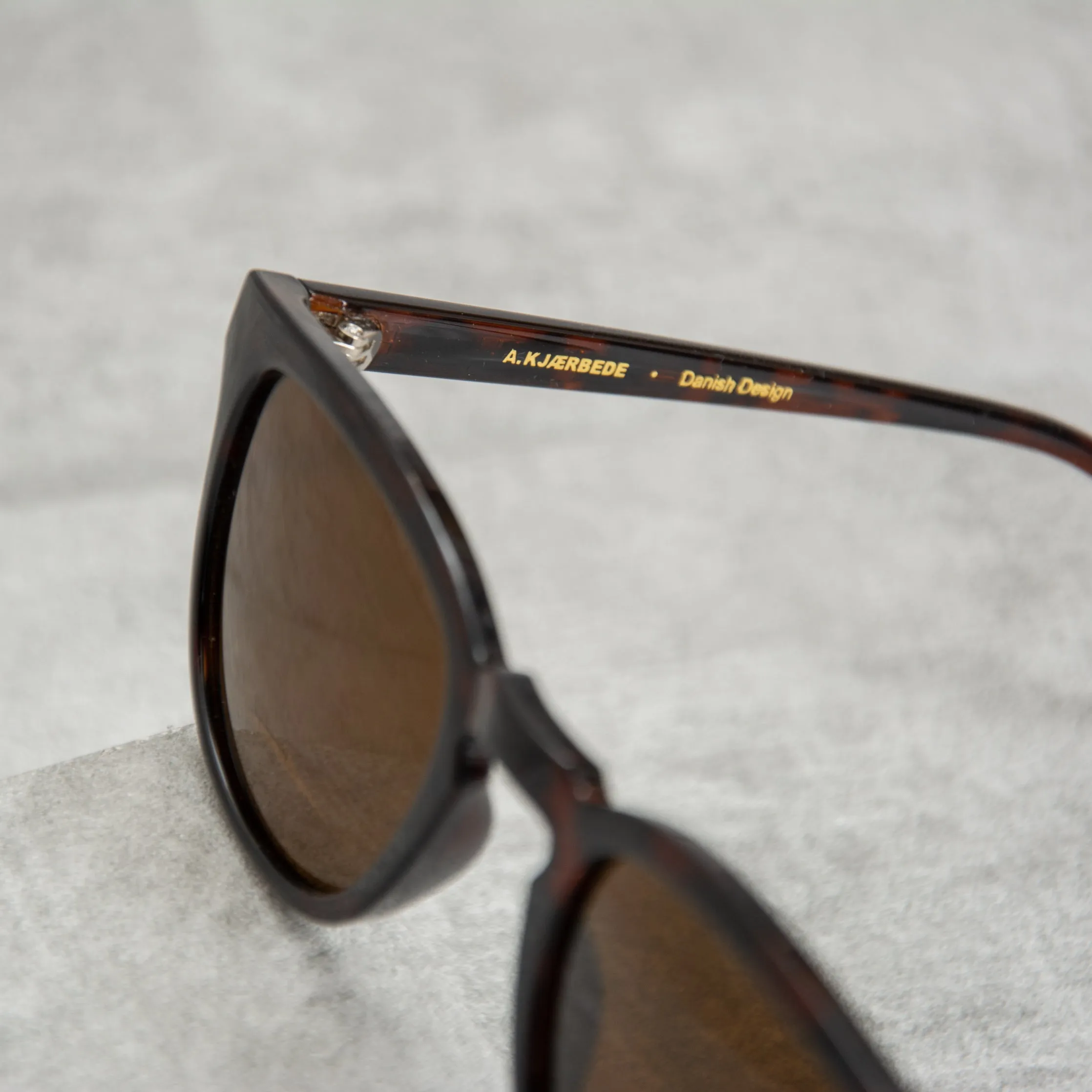 A Kjaerbede Bate KL1910-6 Sunglasses - Demi Tortoise