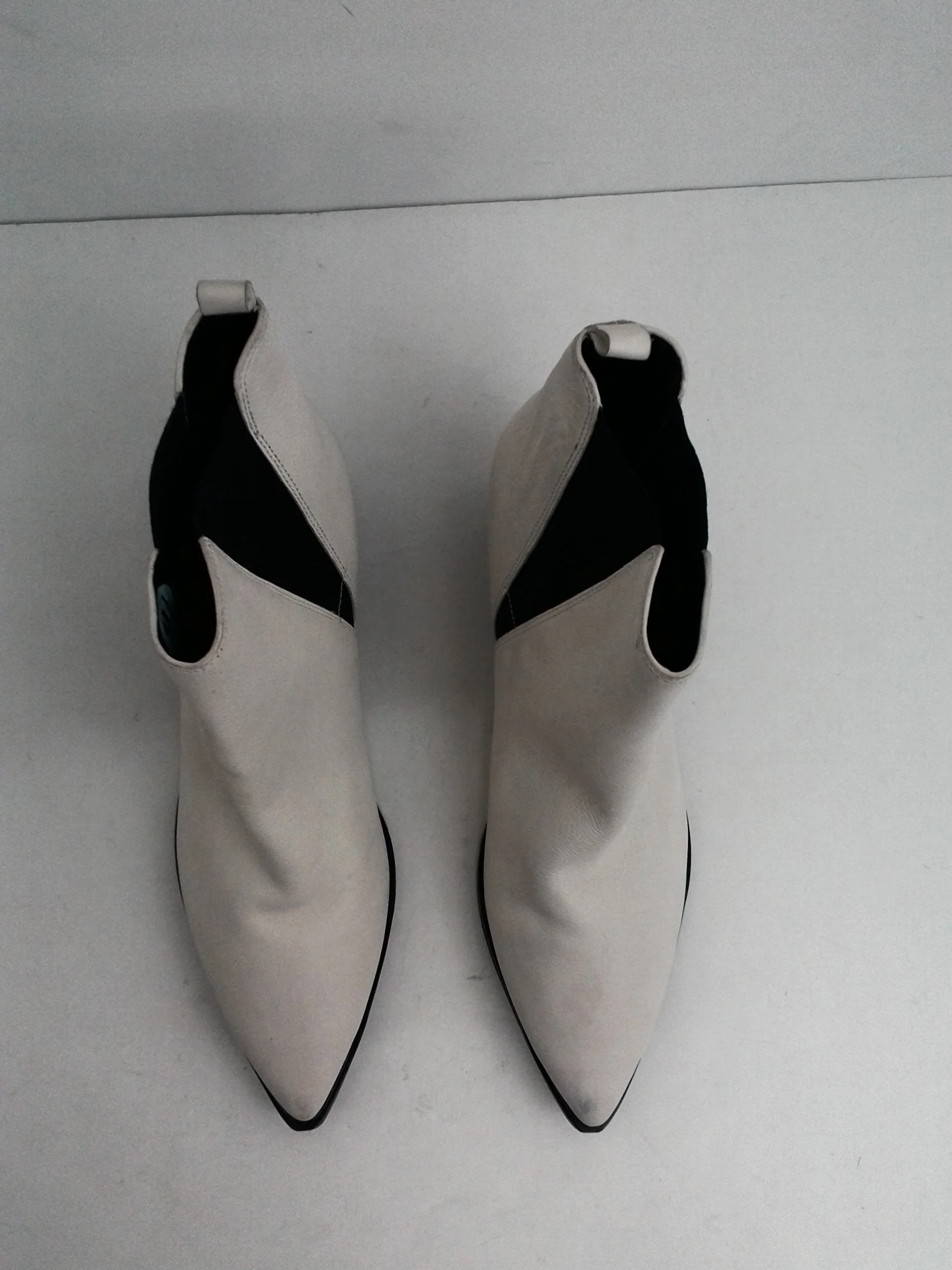 Marc Fisher Women's Yale White Leather Booties Size 9.5 M